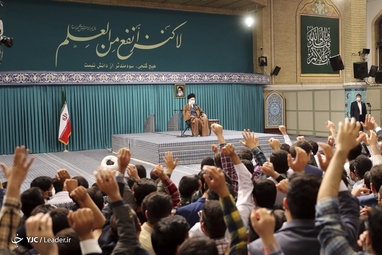 دیدار جمعی از دانشجویان و تشکل های دانشجویی با مقام معظم رهبری