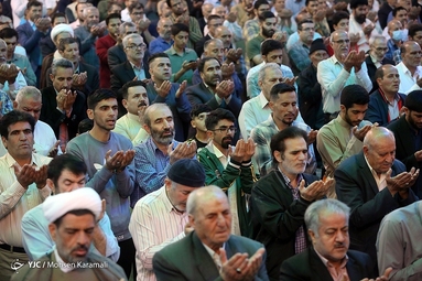 اقامه نماز عید سعید فطر در حرم حضرت معصومه (س)