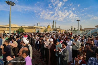 اقامه نماز عید سعید فطر در حرم حضرت معصومه (س)