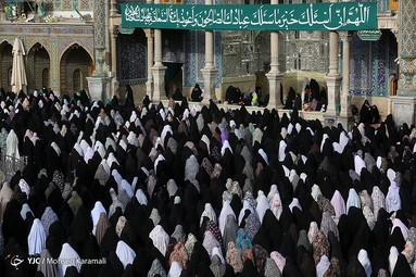 اقامه نماز عید سعید فطر در حرم حضرت معصومه (س)