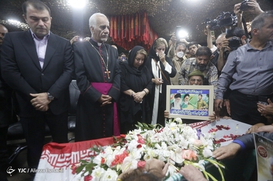 مراسم وداع با پیکر مطهر شهید آشوری جانی بت اوشانا