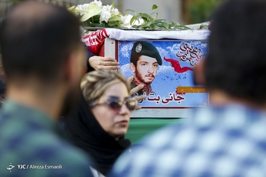 مراسم وداع با پیکر مطهر شهید آشوری جانی بت اوشانا