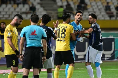 لیگ برتر فوتبال / سپاهان اصفهان ۵ - پیکان تهران ۰