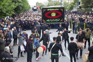 اجتماع عزاداران مشهدی به‌ مناسبت شهادت امام صادق (ع)