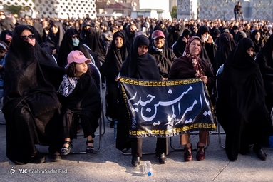 اجتماع عزاداران امام صادق (ع) در میدان امام حسین (ع)