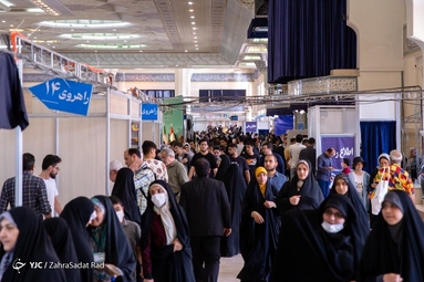 بازدید رئیس رسانه ملی از سی و چهارمین نمایشگاه بین‌المللی کتاب تهران