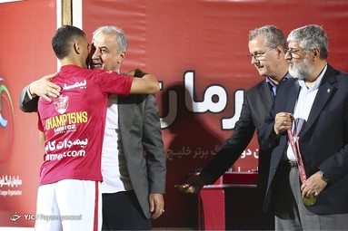جشن قهرمانی پرسپولیس در بیست و دومین دوره لیگ برتر فوتبال ایران