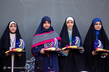 جشن دختران ماه به مناسبت ولادت حضرت معصومه سلام الله علی‌ها و روز دختر