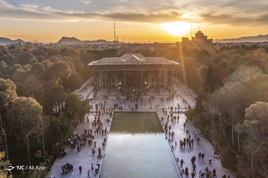 کاخ چهل‌ستون اصفهان