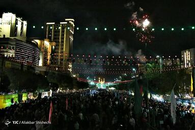 گلباران حرم مطهر رضوی در شب میلاد امام مهربانی‌ها