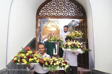 گلباران حرم مطهر رضوی در شب میلاد امام مهربانی‌ها