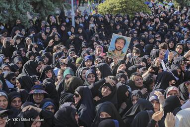 پیکر مطهر شهید تازه تفحص شده عیسی شجاعی در کرج