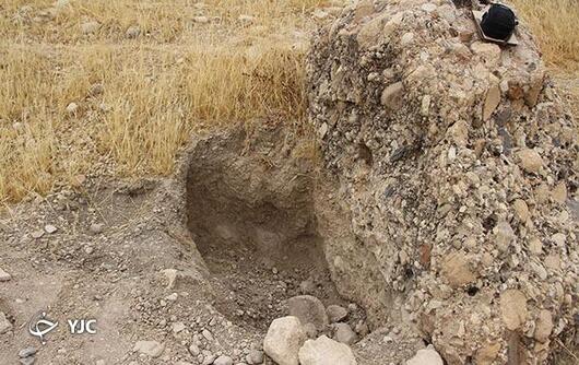 کند و کاوهای غیر مجاز در محوطه باستانی گره