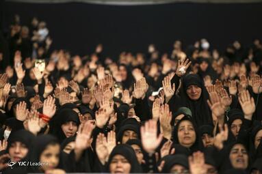 عزاداری شب تاسوعا با حضور رهبر انقلاب