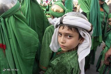کاروان نمادین کربلا در خمینی شهر