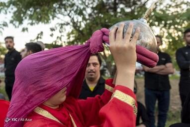 کاروان نمادین کربلا در خمینی شهر
