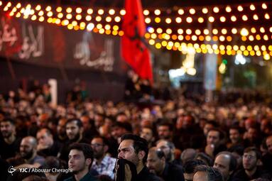 عزاداری شب عاشورا در هیئت ریحانه الحسین (س)