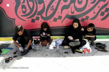 روز عاشورای حسینی (ع) در حرم مطهر رضوی