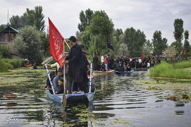 راهپیمایی سنتی روی قایق در کشمیر