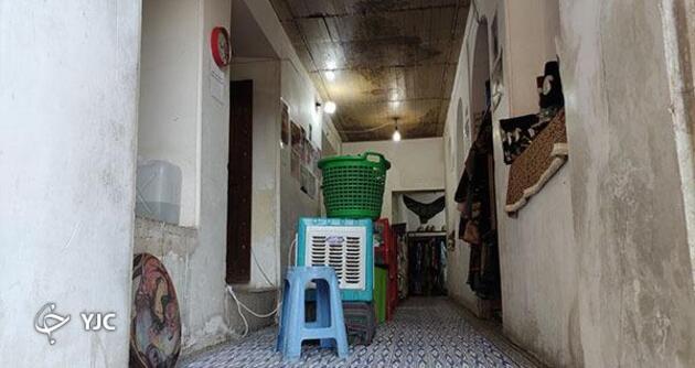 تبدیل چندین اتاق خانه زینت الملک به عکسخانه و روش چیدمان غیراصولی وسایل 