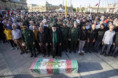 تشییع شهید گمنام تازه تفحص شده هشت سال دفاع مقدس در همدان