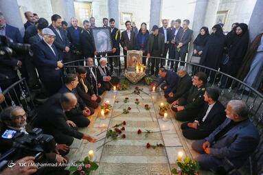 آیین بزرگداشت حکیم بوعلی سینا و روز پزشک در همدان