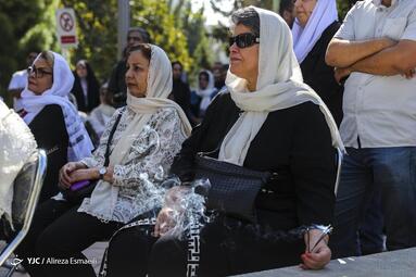 مراسم تشییع فردوس کاویانی
