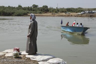پس از سیل بهار سال98 و تخریب پل شناور عنافچه تنها راه ارتباطی مردم این دهستان با مرکز شهرستان باوی‌ قایق‌های ناامنی است که جان اهالی منطقه و به ویژه دانش‌آموزان را به خطر انداخته است.این پل که توسط ارتش بر روی رودخانه کارون نصب شده، ارتباط بیش از 37 روستا را با شهر ملاثانی، مرکز شهرستان باوی برقرار می‌کند