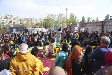 جشنواره سراسری تئاتر خیابانی تبریزیم