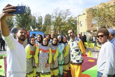 جشنواره سراسری تئاتر خیابانی تبریزیم