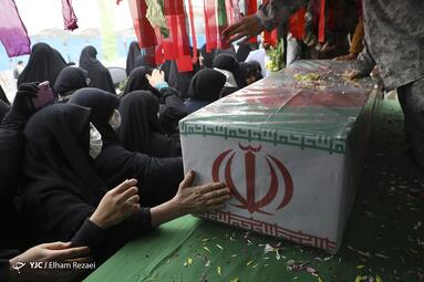 مراسم تشییع پیکر دو شهید مدافع حرم در شهرک اکباتان تهران