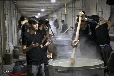 پُخت ۴۰ دیگ حَلیم نذری در همدان