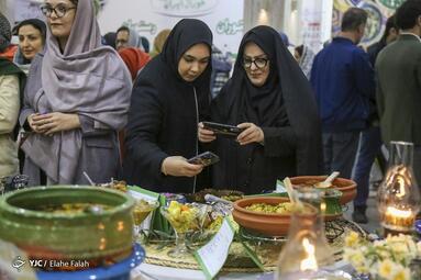 جشنواره خوراک در آستانه روز رشت
