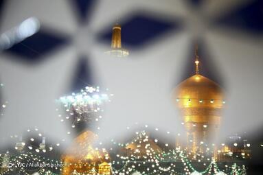 گلباران حرم مطهر رضوی (ع) در شب میلاد جوادالائمه (ع)