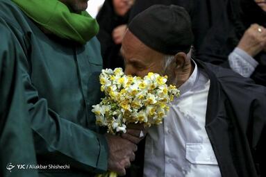 گلباران حرم مطهر رضوی (ع) در شب میلاد جوادالائمه (ع)