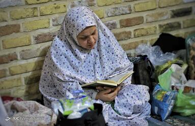 مراسم اعمال ام داوود معتکفین در همدان