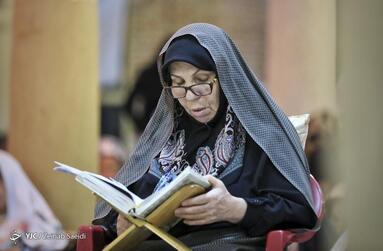 مراسم اعمال ام داوود معتکفین در همدان