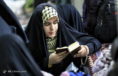 مراسم اعمال ام داوود معتکفین در همدان
