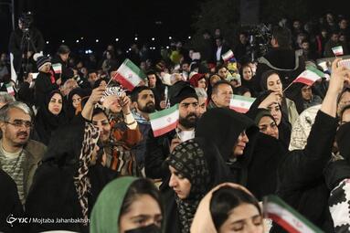 مراسم نور افشانی و جشن پیروزی انقلاب اسلامی در اصفهان