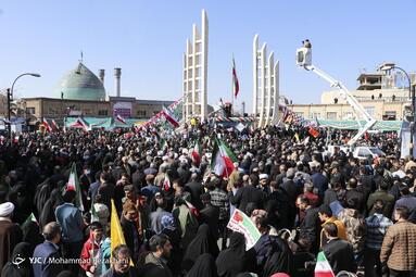 راهپیمایی چهل و پنجمین سالروز پیروزی انقلاب اسلامی در زنجان