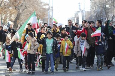 راهپیمایی چهل و پنجمین سالروز پیروزی انقلاب اسلامی در زنجان