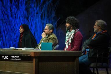بازدید رئیس رسانه ملی از پشت صحنه برنامه «جبهه»