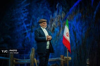 بازدید رئیس رسانه ملی از پشت صحنه برنامه «جبهه»
