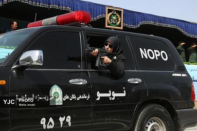 به مناسبت ۲۹ فروردین روز ارتش، نیرو‌های مسلح مستقر در کرمان با برپایی مراسم رژه توان رزمی خود را به نمایش گذاشتند