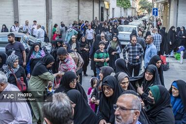 پیاده روی مردم استان گلستان تا حرم مطهر امام رضا(ع) به مناسبت روز زیارتی مخصوص امام مهربانی‌ها