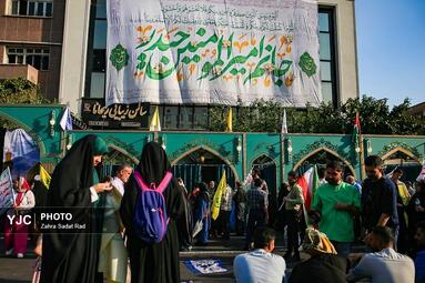 مهمونی ۱۰ کیلومتری غدیر با شعار «ایران ذوالفقار علی»