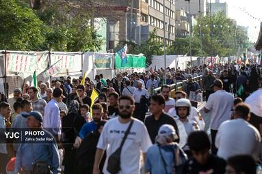 مهمونی ۱۰ کیلومتری غدیر با شعار «ایران ذوالفقار علی»