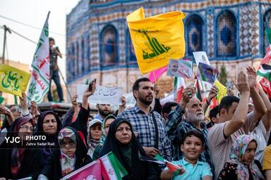 مهمونی ۱۰ کیلومتری غدیر با شعار «ایران ذوالفقار علی»