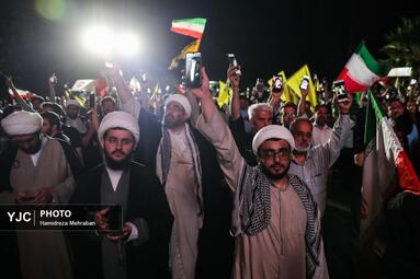 تجمع خودجوش مردمی در میدان فلسطین تهران در اعتراض به یاوه گویی‌های ترامپ