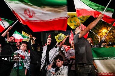 تجمع خودجوش مردمی در میدان فلسطین تهران در اعتراض به یاوه گویی‌های ترامپ